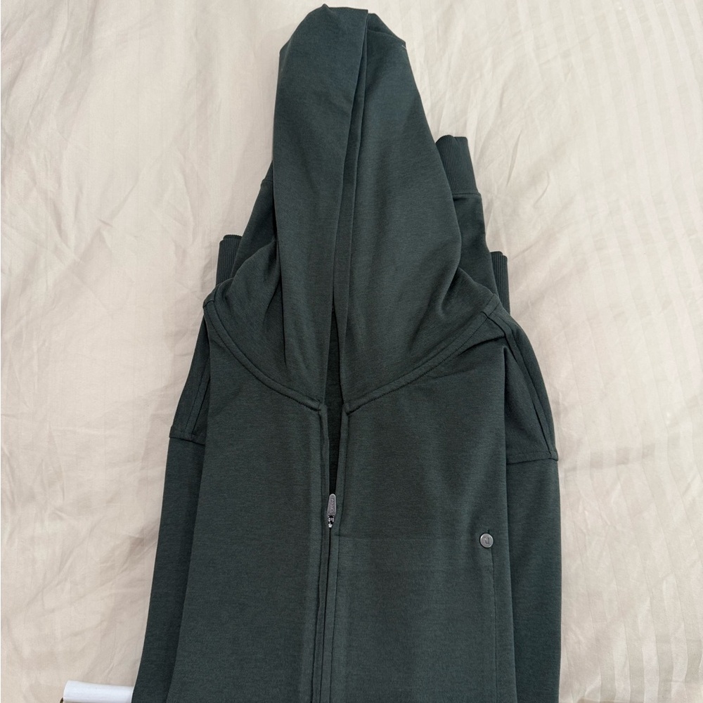 Vuori Men's Performance Hoodie Jacket in Dark Green